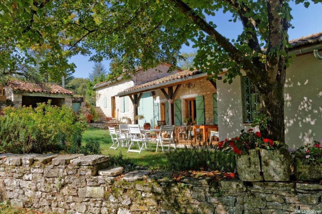 Bed and Breakfast Alabrena Feneyrols Экстерьер фото