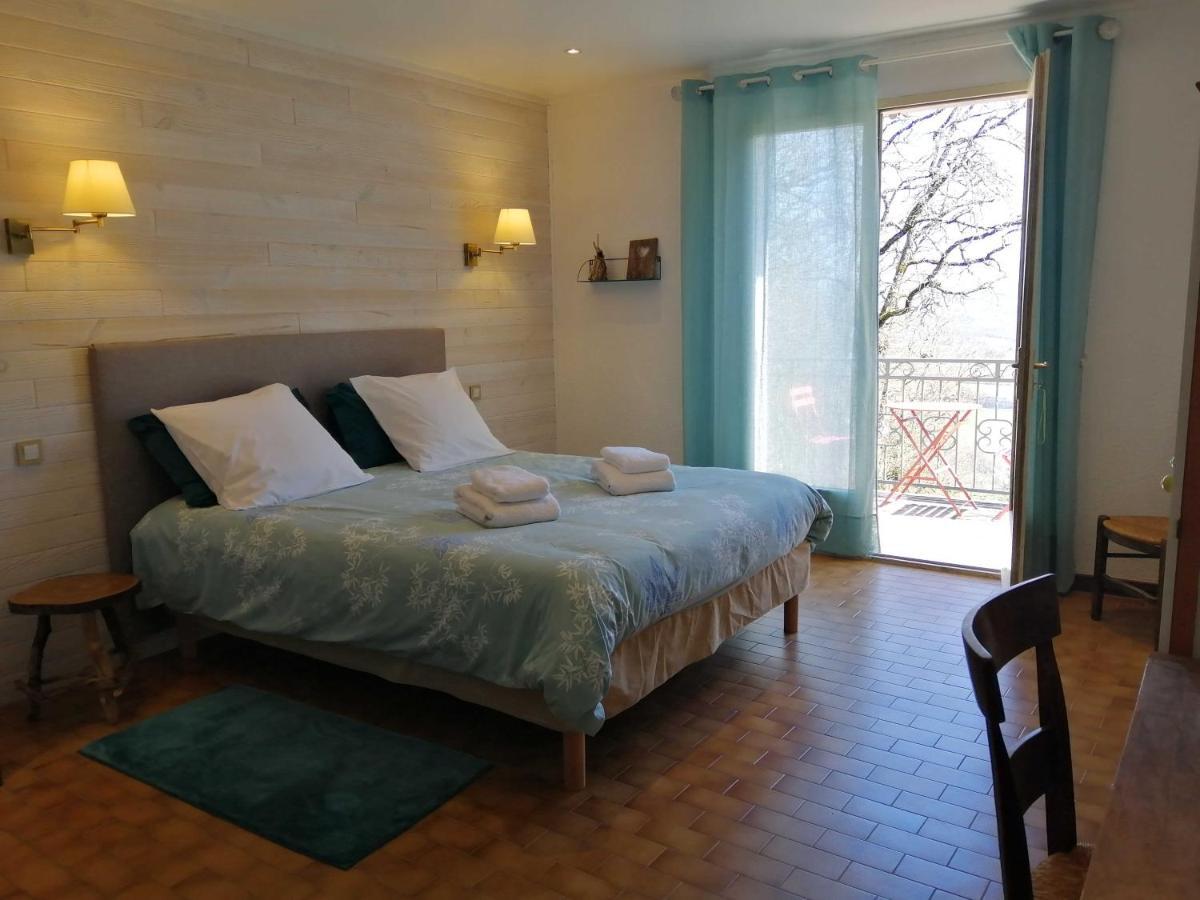Bed and Breakfast Alabrena Feneyrols Экстерьер фото